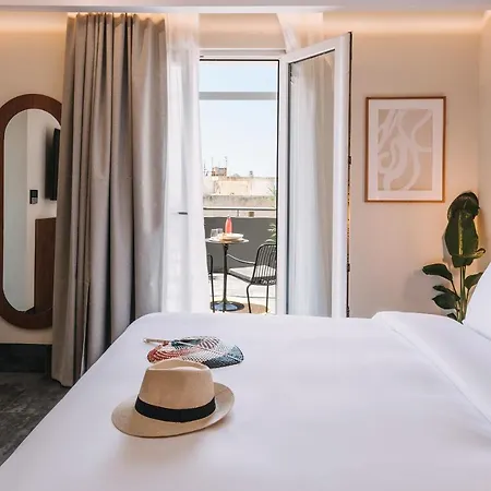 Dave By The Hotel Loutráki