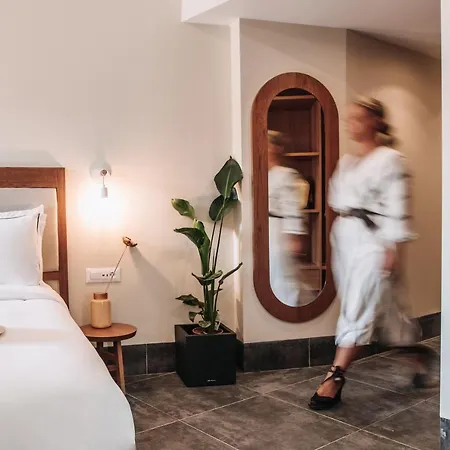 Dave By The 호텔 3*