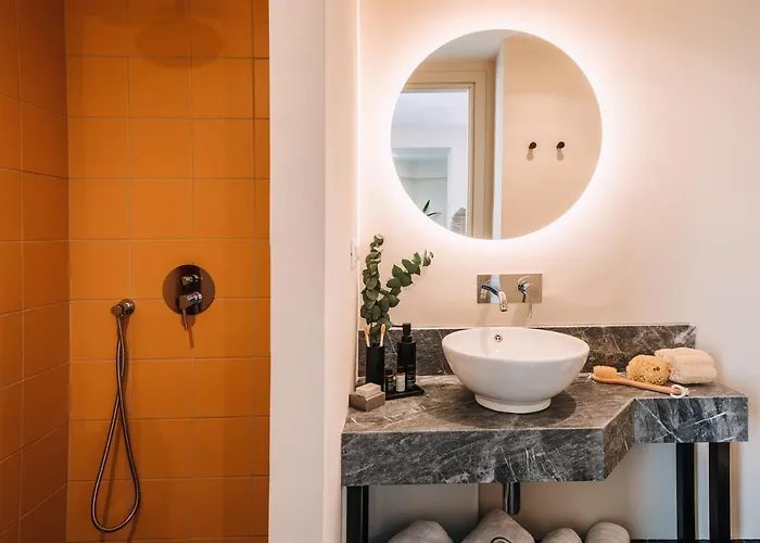 Dave By The Отель