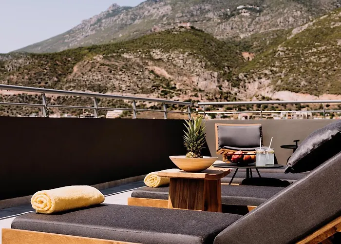 Отель Dave By The 3*